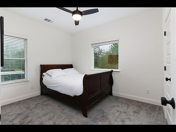 4th image of 419 Porter St #201