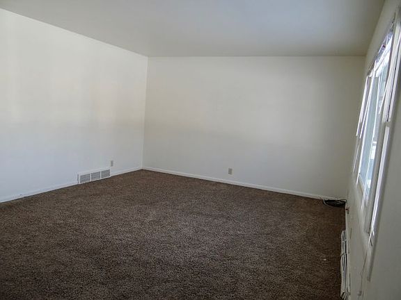 2nd image of 826 Avenue C #1