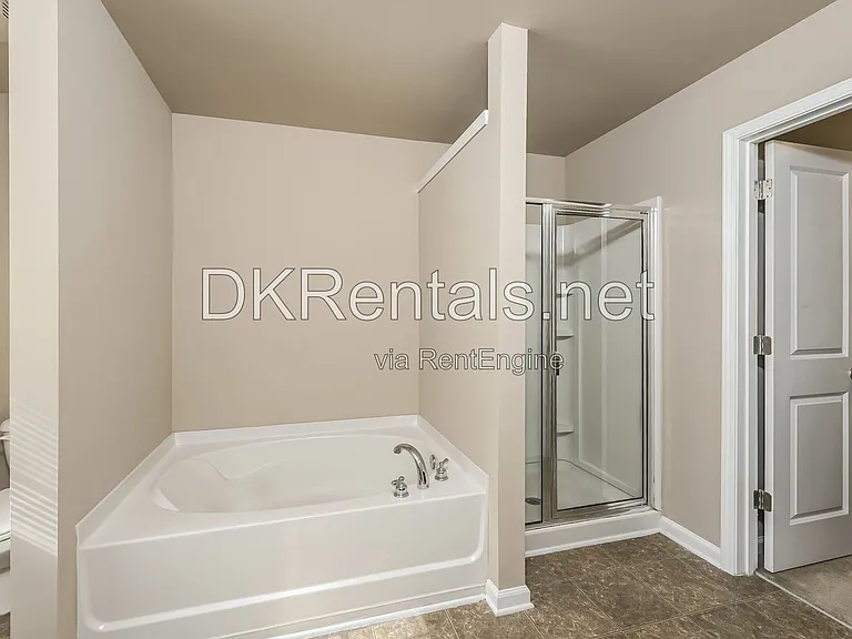 4102 Dahlgreen Way — Photo 10