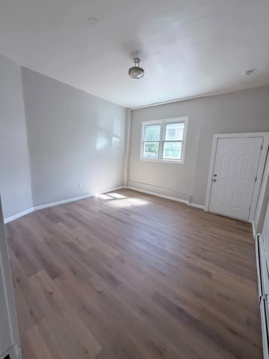 125 W Sidney Ave