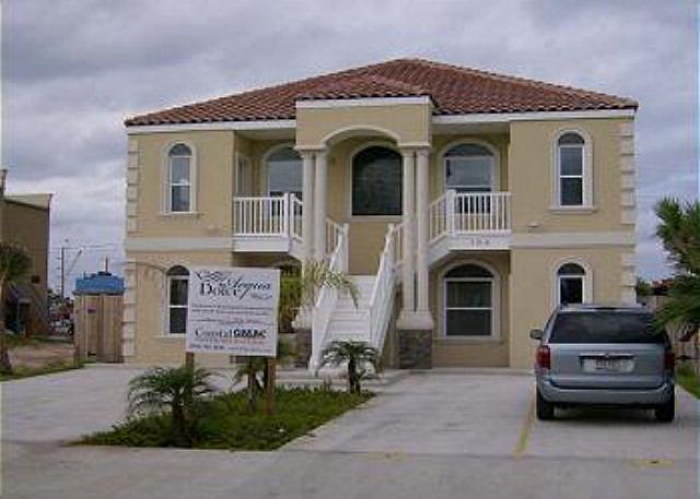 1st image of 104 E Palm St #2