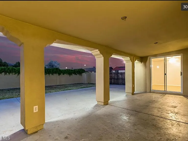3320 E Ludlow Dr — Photo 21