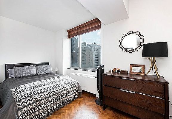 4th image of 360 E 88th St APT 9A