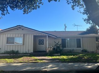 2560 Pine Ave, Long Beach, CA 90806
