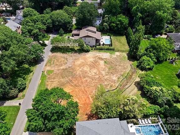 4th image of 2101 Sharon Ave