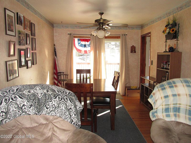 5th image of 1 Roxbury Road