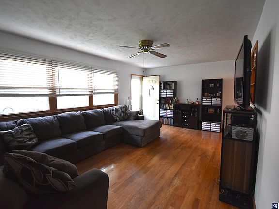 4th image of 4922 N 63rd St
