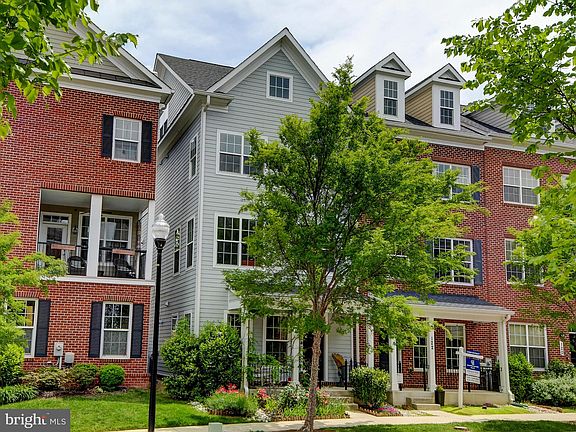 2nd image of 124 Meridian Ln