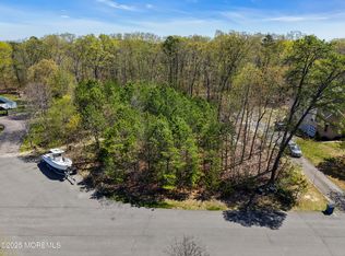 4 Rodeo Ct, Howell, NJ 07731