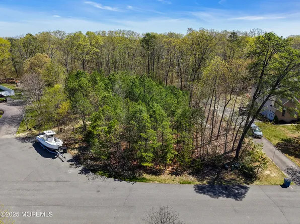 4 Rodeo Court, Howell, NJ 07731