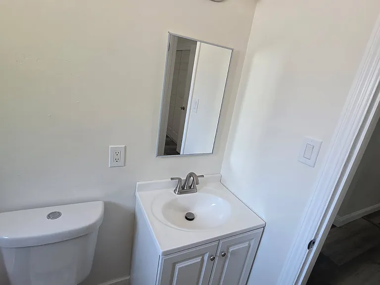 302 Maple Ave #300 — Photo 5