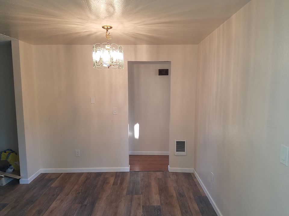 1st image of 1708 S 92nd St