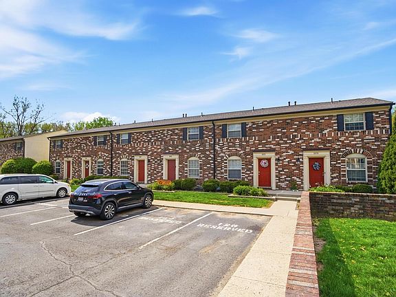 4th image of 2565 Olde Hill Ct S #B