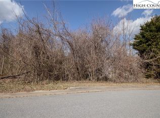 730 Chatsworth Cir, Lenoir, NC 28645