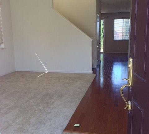 4th image of 5227 Noyack Way