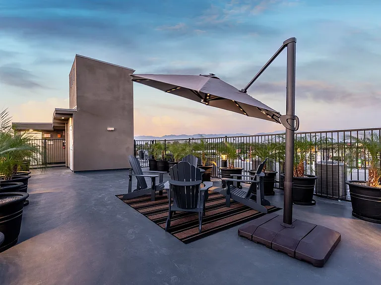 V on Victory Apartments — Photo 21