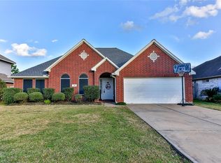212 Spencer Lndg E, La Porte, TX 77571