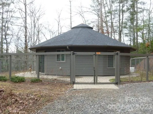 16 Caddis Ct, Marshall, NC 28753