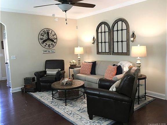 3rd image of 154 Aztec Cir
