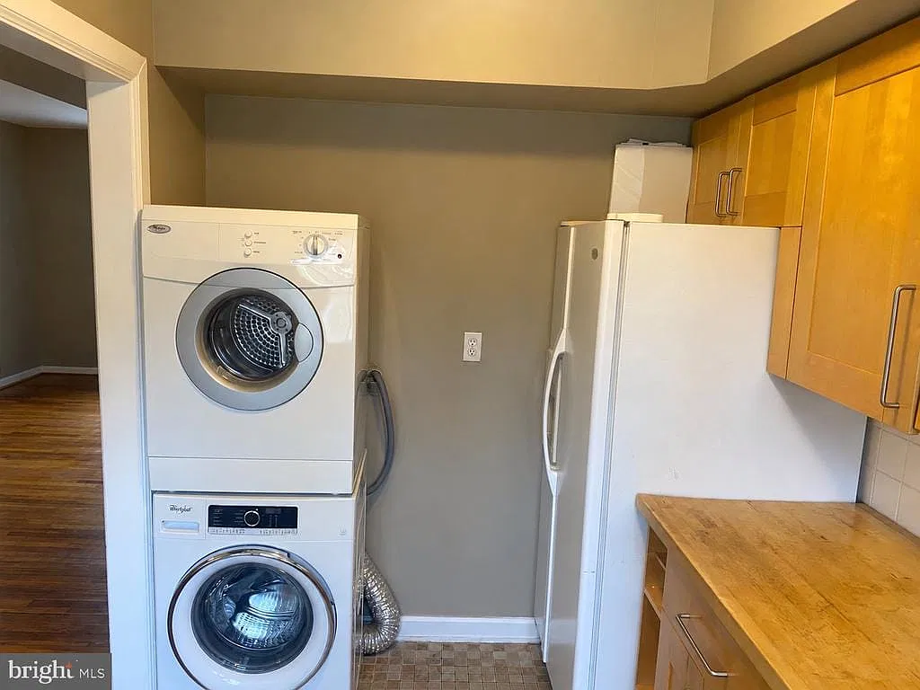 2 bed, 1.0 bath, 856 sqft, $1,800 — Photo 4