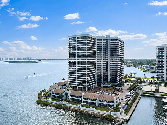 3rd image of 100 Lakeshore Drive #457