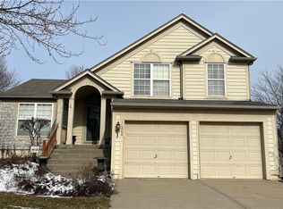 15864 W 157th Ter, Olathe, KS 66062