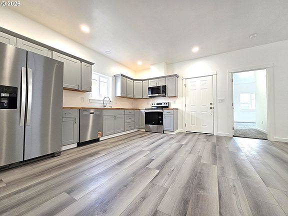 3rd image of 2004 True Loop