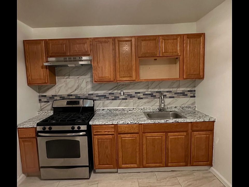 1st image of 36 Elliott St Floor 2