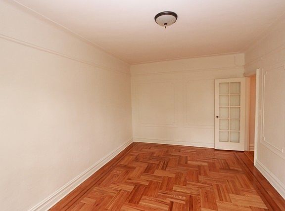 4th image of 555 Ovington Ave #A33