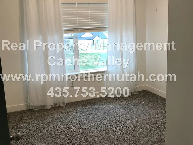 163 E 550 N #A301 — Photo 27