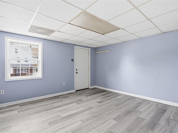 4th image of 223 W High St