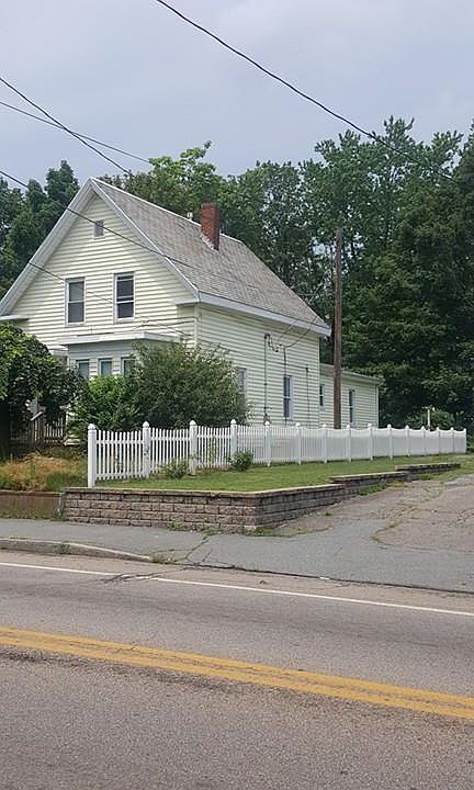 2nd image of 388 Centre St