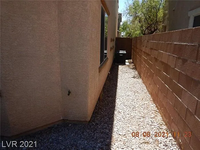 711 Taliput Palm Pl — Photo 27