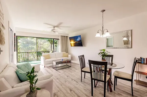 2 bed, 864 sqft, $9,750 — Photo 1