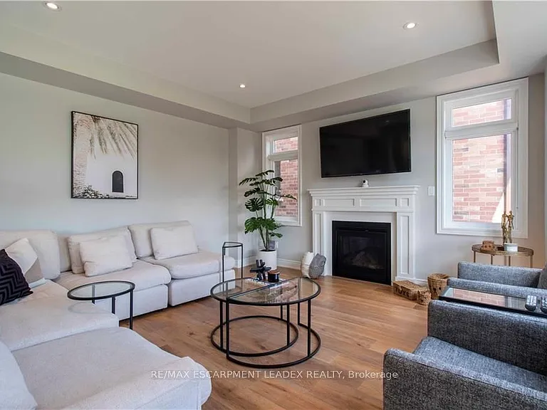 19 Secinaro Ave — Photo 16