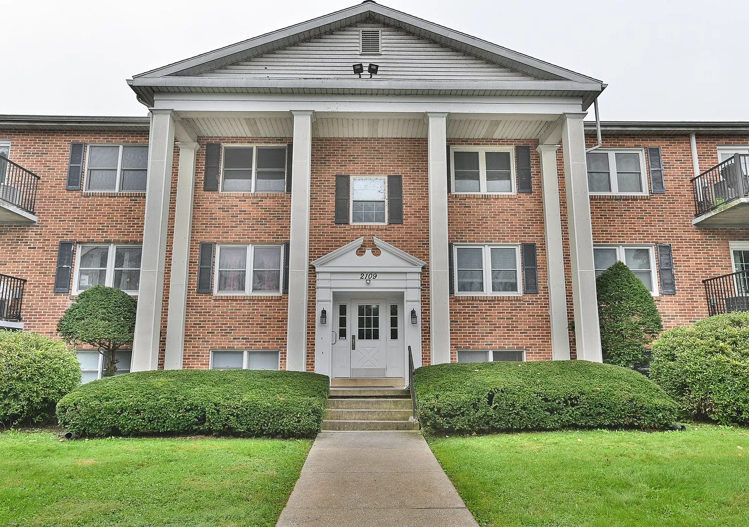 2109 Cedar Run Dr — Photo 1