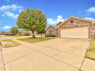4700 Sapphire Ln, Granbury, TX 76049