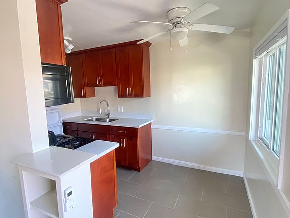 3rd image of 6068 Fayette St #1