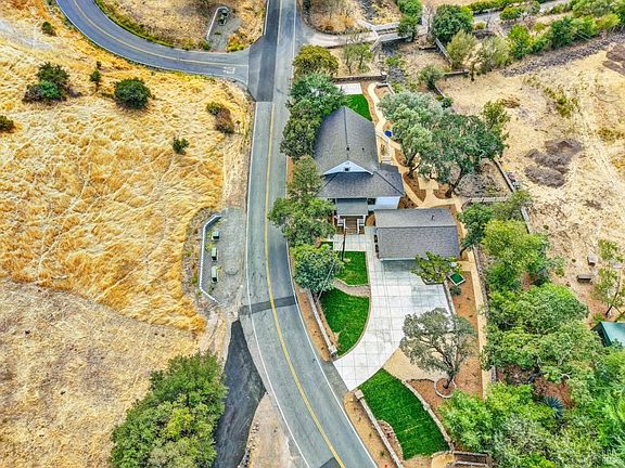 4th image of 4605 Green Valley Road