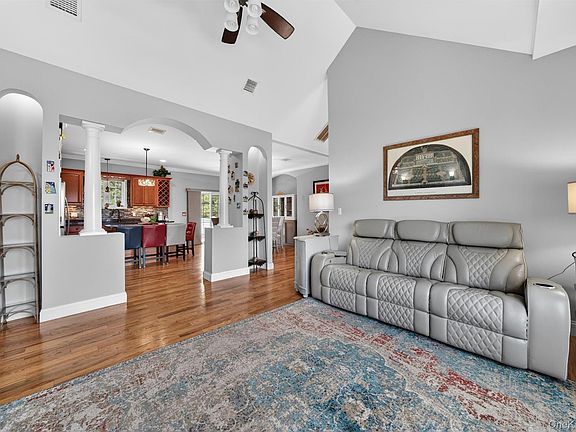 5th image of 7 Deangelis Drive