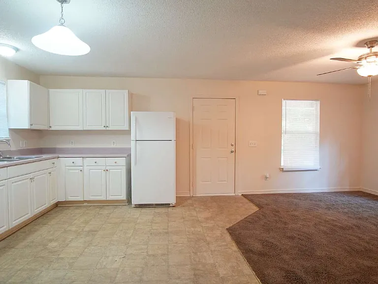 4121 Woodfin Cir — Photo 5