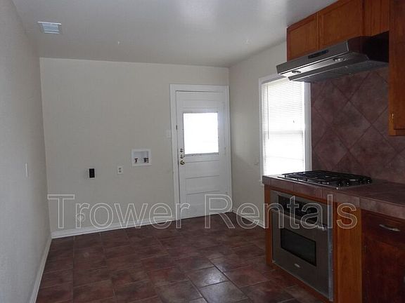 2nd image of 507 E 44th St