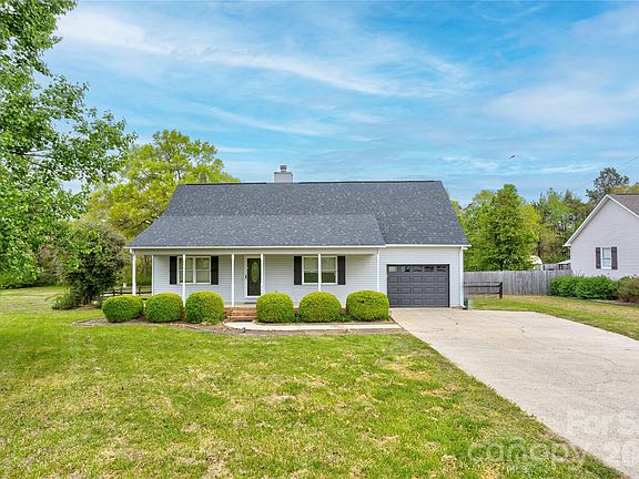 2nd image of 2705 Plantation Way