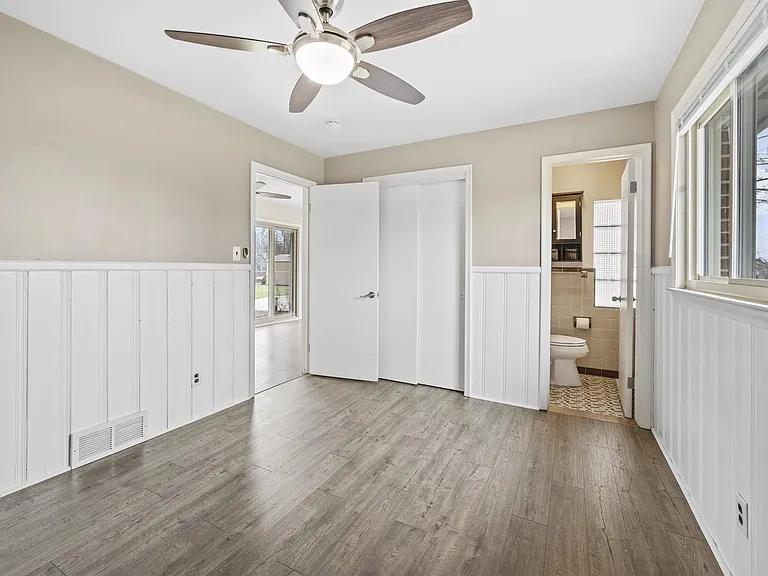 24955 Lakeland St — Photo 7
