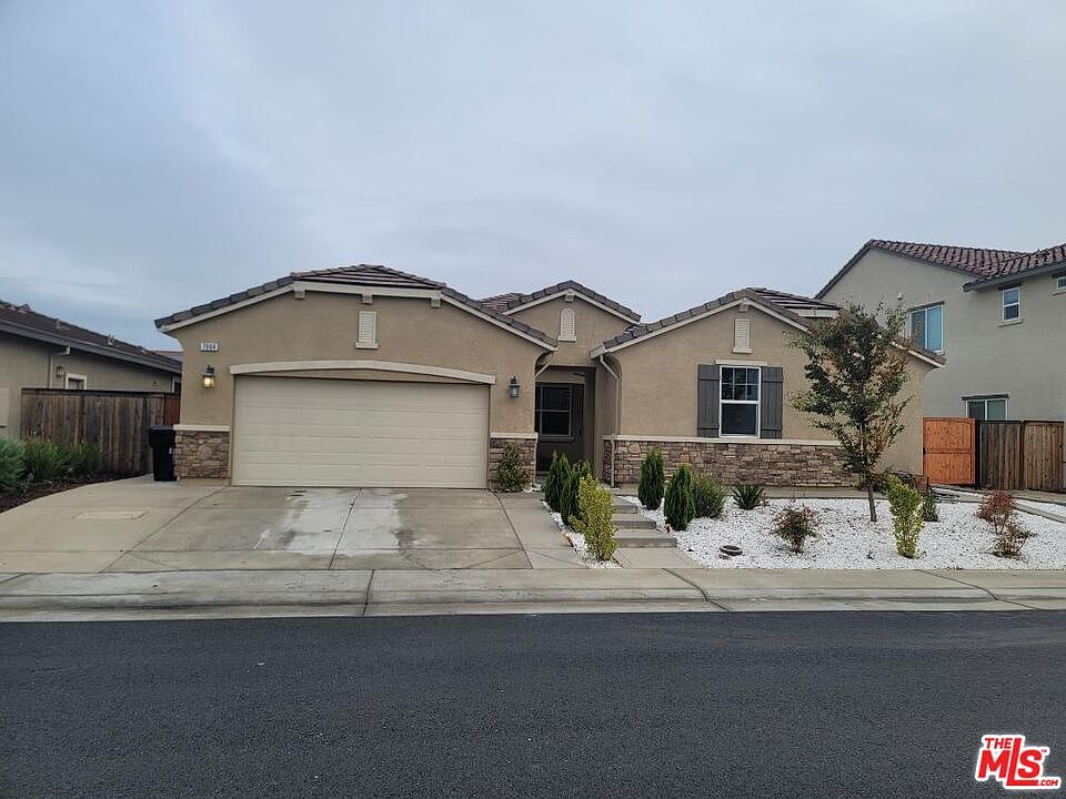 2nd image of 7064 Castle Rock Way
