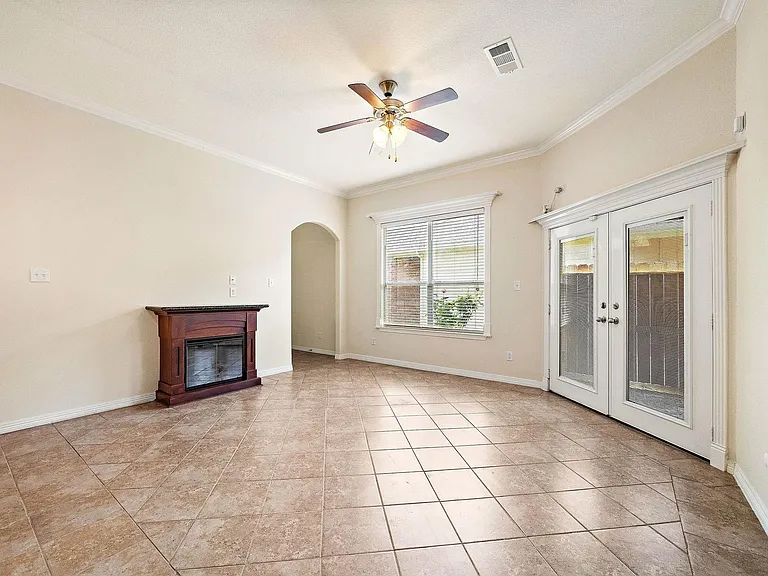 912 Sweet Pine Dr — Photo 5