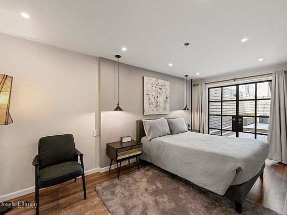 4th image of 323 W 101st St APT 1