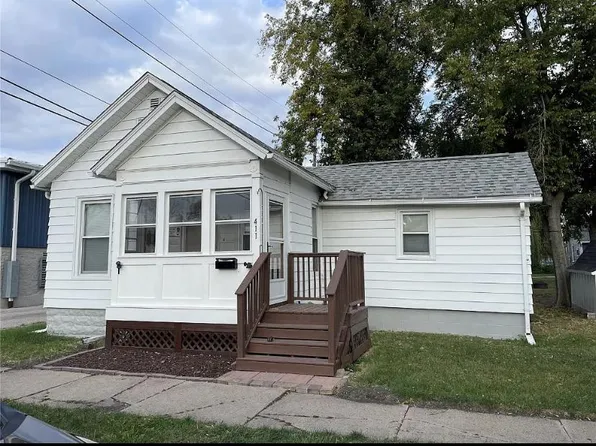 411 8th St NW, Cedar Rapids, IA 52405