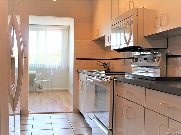 5th image of 1 Strawberry Hill Ave #5A