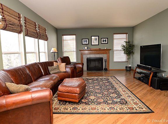 5th image of 2038 Providence Dr